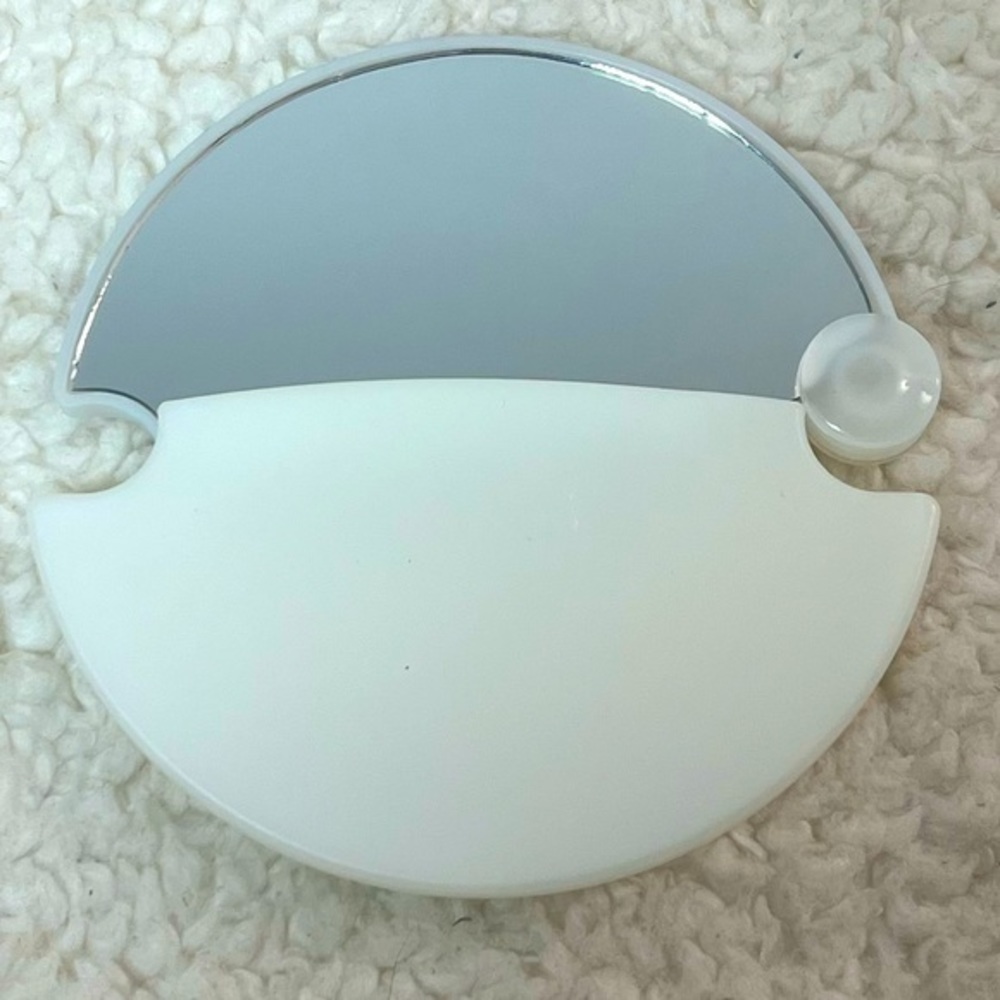 Kikkerland Pocket Mirror